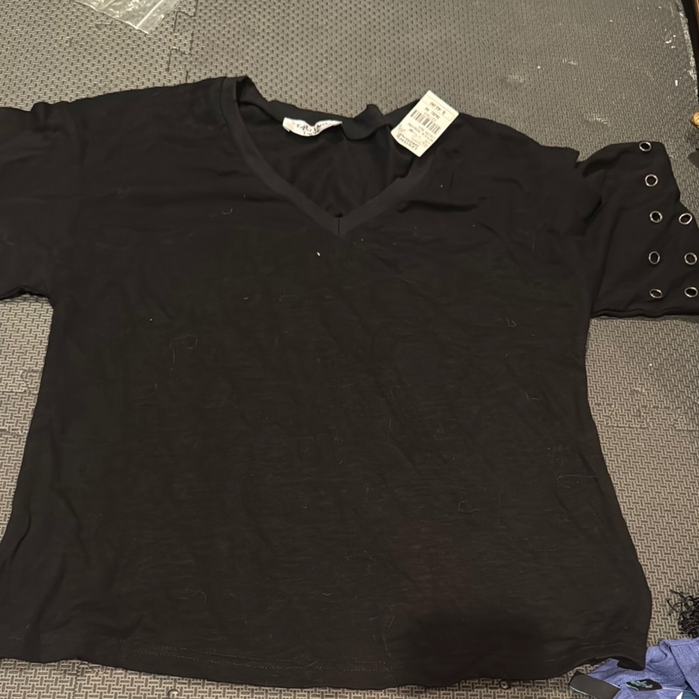 Chic Black V-Neck Top with cool Sleeves